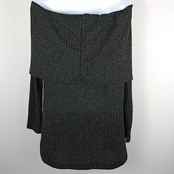 Viamor Off the Shoulder Sweater Medium - Picture 2 of 3